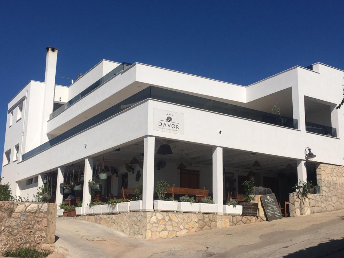 Exclusive 2 Bedroom Seafront With Jacuzzi Apartment Zavala